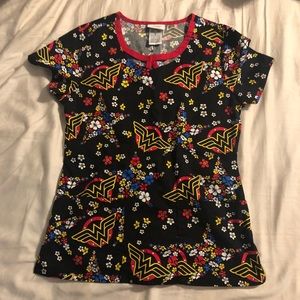Wonder Woman 👩🏾 ⭐️ Scrub Top